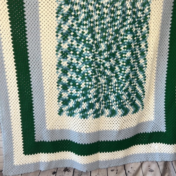 Vintage Handmade Afghan Blanket Throw Crocheted Granny 72 X 70 cream green blue - Picture 7 of 9
